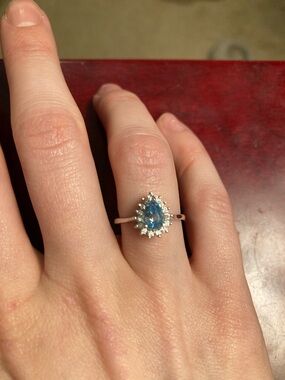 Aquamarine and diamond 14k white gold ring